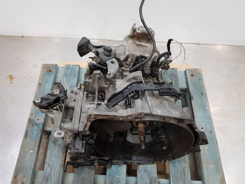 Recambio de caja cambios para peugeot 308 sw allure referencia OEM IAM 20MB53  