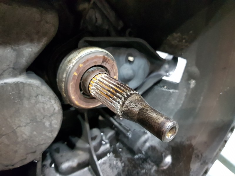 Recambio de caja cambios para peugeot 308 sw allure referencia OEM IAM 20MB53  