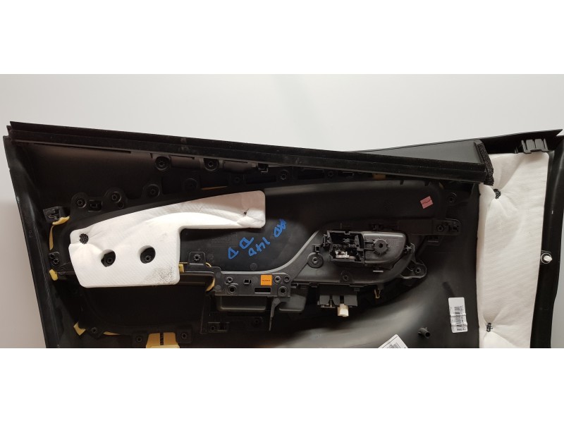 Recambio de guarnecido tapizado puerta delantera derecha para toyota yaris hybrid active referencia OEM IAM 676100DR8020  
