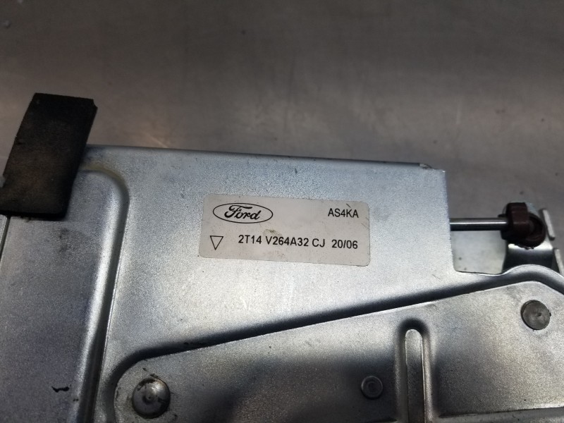 Recambio de cerradura puerta trasera izquierda para ford tourneo connect (tc7) kombi referencia OEM IAM 4557484  