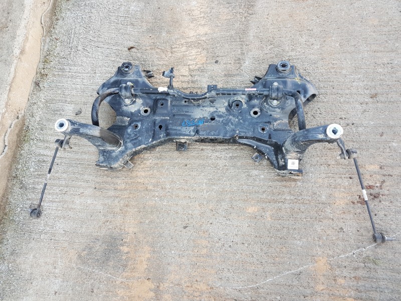 Recambio de puente delantero para hyundai ioniq klass referencia OEM IAM 62405G2100  