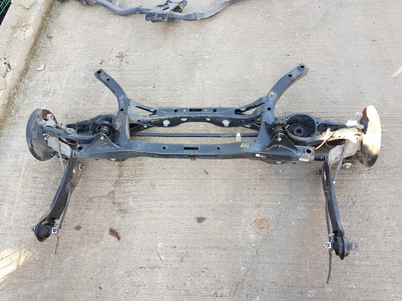 Recambio de puente trasero para hyundai ioniq klass referencia OEM IAM 55410G2100  