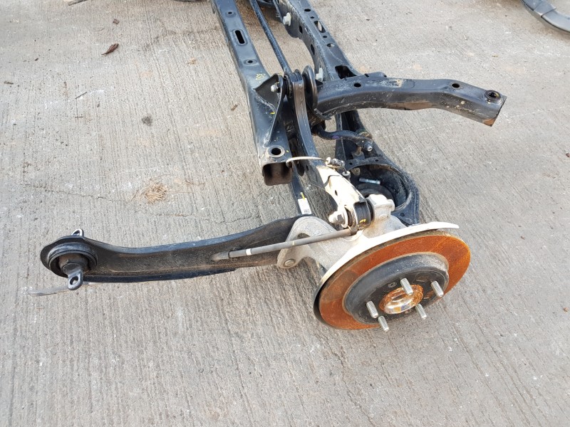 Recambio de puente trasero para hyundai ioniq klass referencia OEM IAM 55410G2100  