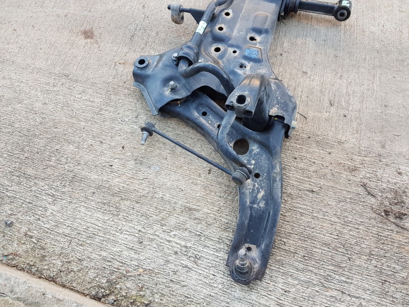 Recambio de puente delantero para kia stonic (ybcuv) concept referencia OEM IAM 62400H8510  