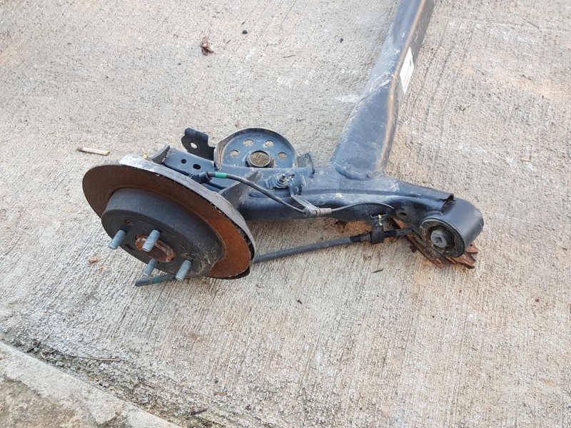 Recambio de puente trasero para kia stonic (ybcuv) concept referencia OEM IAM 55100H8110  