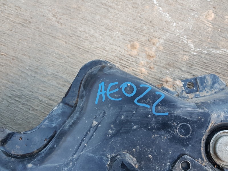 Recambio de puente delantero para citroen c3 picasso attract referencia OEM IAM 9807026580  