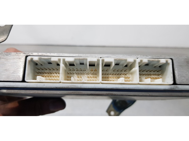 Recambio de centralita motor uce para toyota corolla verso (r1) 2.2 d-4d luna referencia OEM IAM 896610F100  