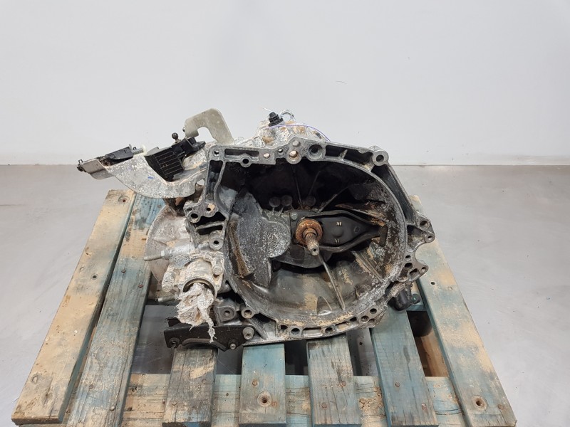 Recambio de caja cambios para citroen c4 cactus bluehdi referencia OEM IAM 20V246  