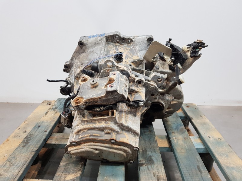 Recambio de caja cambios para citroen c4 cactus bluehdi referencia OEM IAM 20V246  