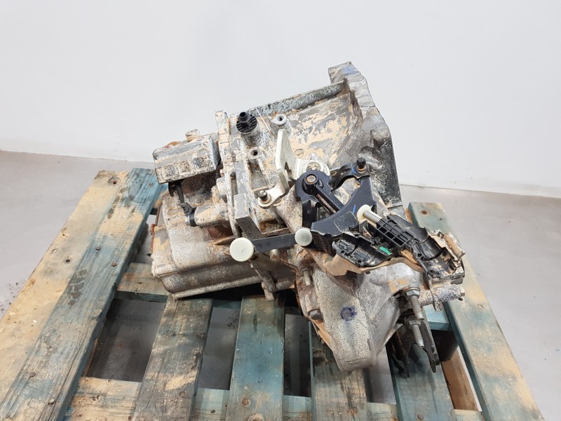Recambio de caja cambios para citroen c4 cactus bluehdi referencia OEM IAM 20V246  