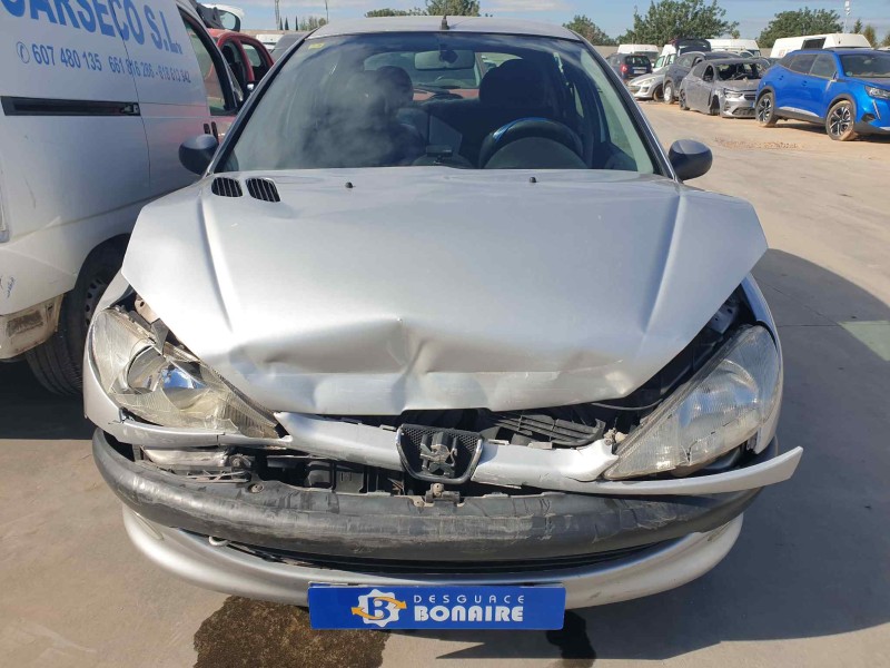 peugeot 206 berlina del año 2000