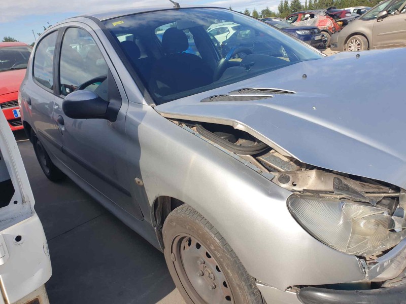 peugeot 206 berlina del año 2000