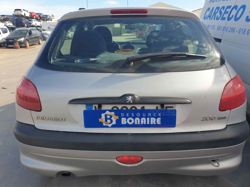 peugeot 206 berlina del año 2000