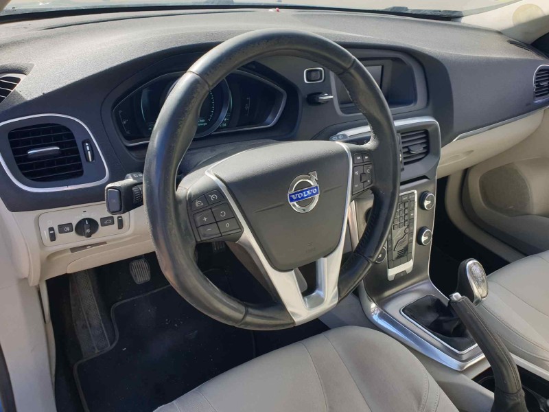 volvo v40 del año 2013