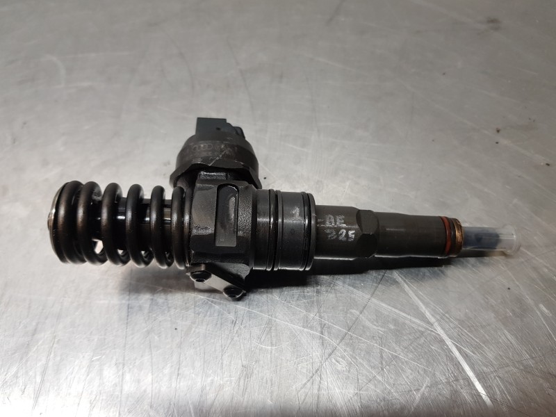 Recambio de inyector para audi a4 cabrio (8h) s line referencia OEM IAM 038130073BJ  