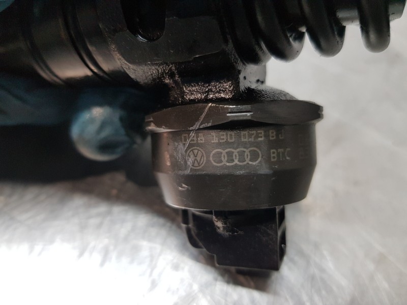Recambio de inyector para audi a4 cabrio (8h) s line referencia OEM IAM 038130073BJ  