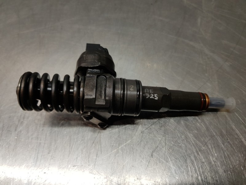 Recambio de inyector para audi a4 cabrio (8h) s line referencia OEM IAM 038130073BJ  