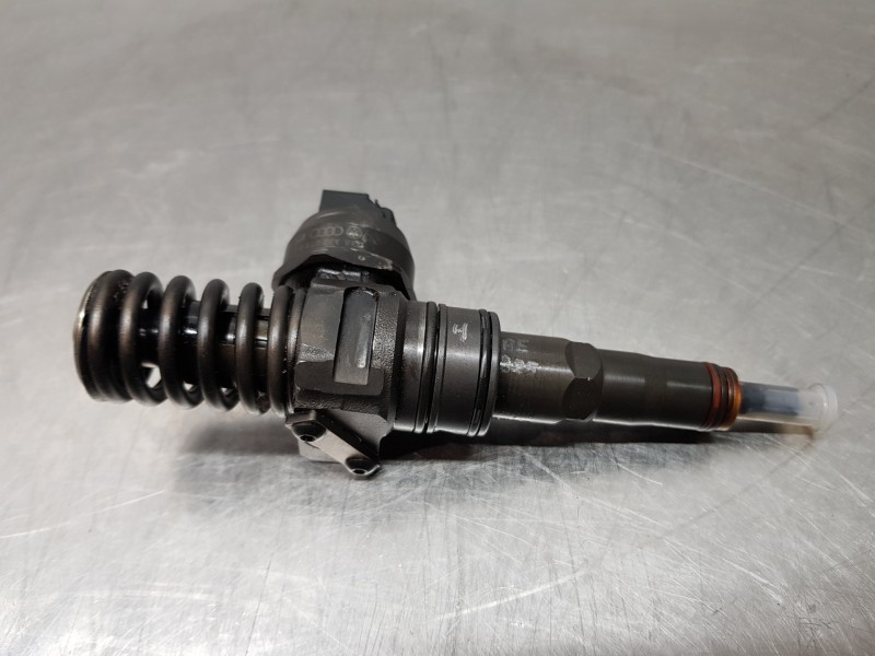 Recambio de inyector para audi a4 cabrio (8h) s line referencia OEM IAM 038130073BJ  
