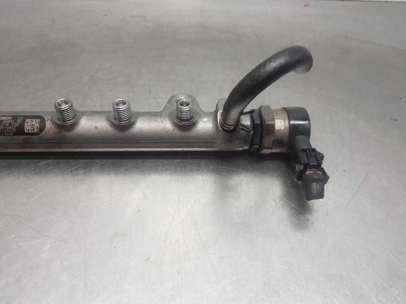 Recambio de rampa inyectora para toyota auris active referencia OEM IAM 0445214132 0281002507 