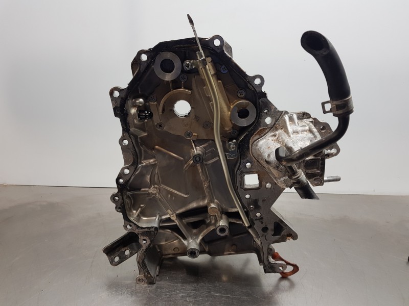 Recambio de tapa distribucion para kia stonic (ybcuv) concept referencia OEM IAM 2135004530  