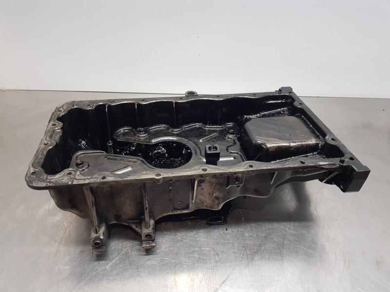 Recambio de carter para kia carens ( ) drive referencia OEM IAM 215102A312  