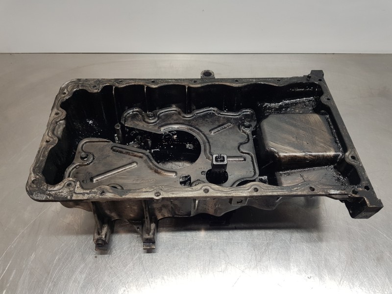 Recambio de carter para kia carens ( ) drive referencia OEM IAM 215102A312  