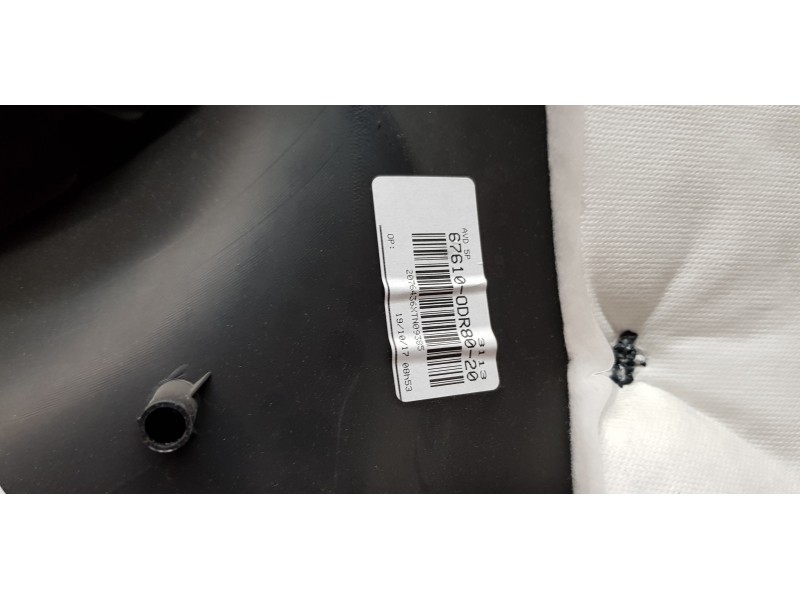 Recambio de guarnecido tapizado puerta delantera derecha para toyota yaris hybrid active referencia OEM IAM 676100DR8020  