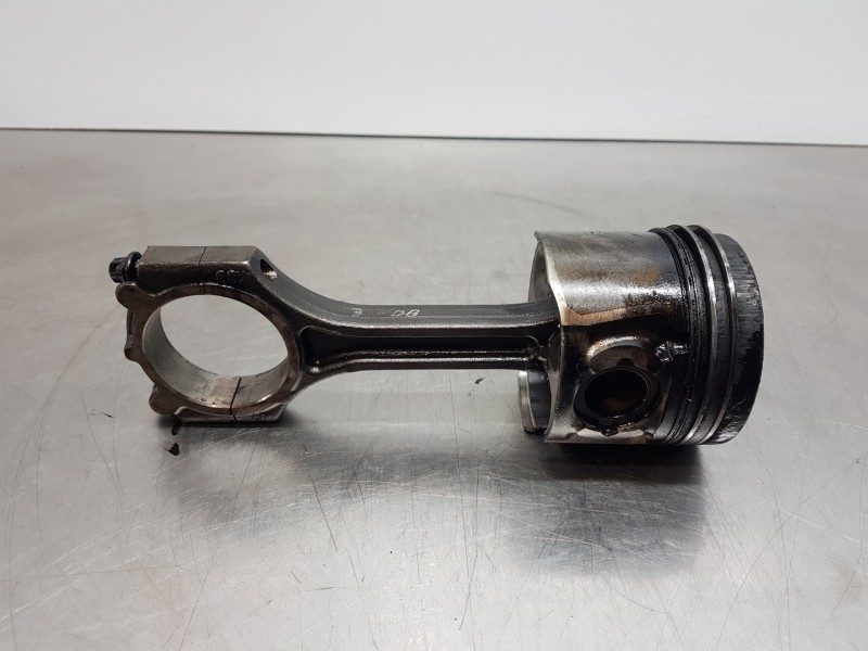 Recambio de biela para kia carens ( ) drive referencia OEM IAM 235102A300  