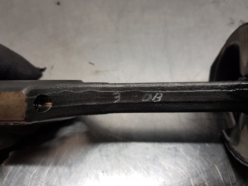 Recambio de biela para kia carens ( ) drive referencia OEM IAM 235102A300  