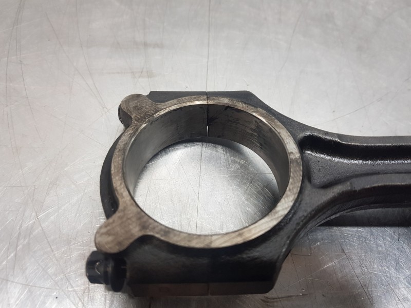 Recambio de biela para kia carens ( ) drive referencia OEM IAM 235102A300  