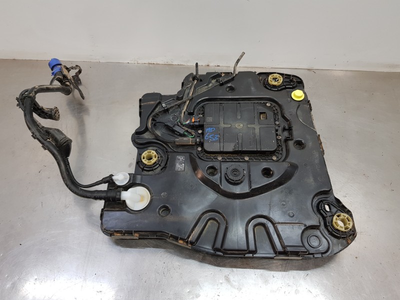 Recambio de deposito aditivo adblue fap ( deposito grande ) para citroen c4 cactus bluehdi referencia OEM IAM 9827216280  