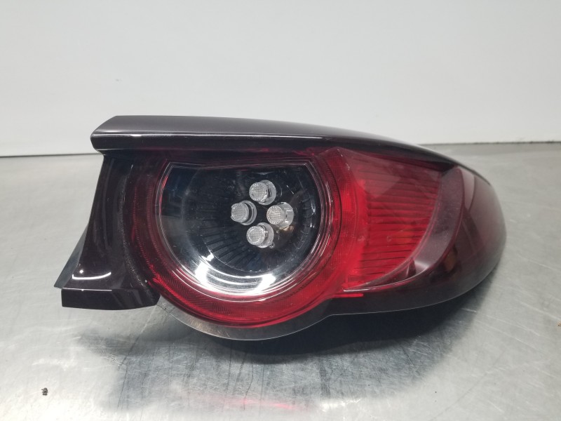 Recambio de piloto trasero derecho para mazda 3 sedán (bp) skyactiv referencia OEM IAM B0L551150A  