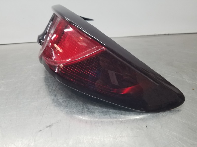 Recambio de piloto trasero derecho para mazda 3 sedán (bp) skyactiv referencia OEM IAM B0L551150A  