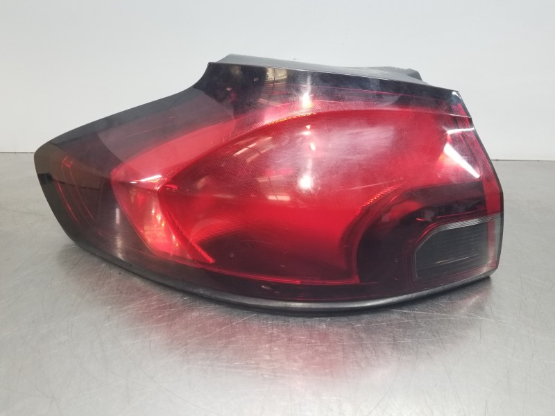 Recambio de piloto trasero izquierdo para opel zafira tourer selective referencia OEM IAM 13386604 39033312 