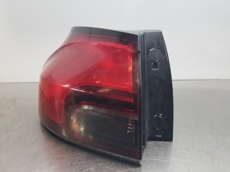 Recambio de piloto trasero izquierdo para opel zafira tourer selective referencia OEM IAM 13386604 39033312 