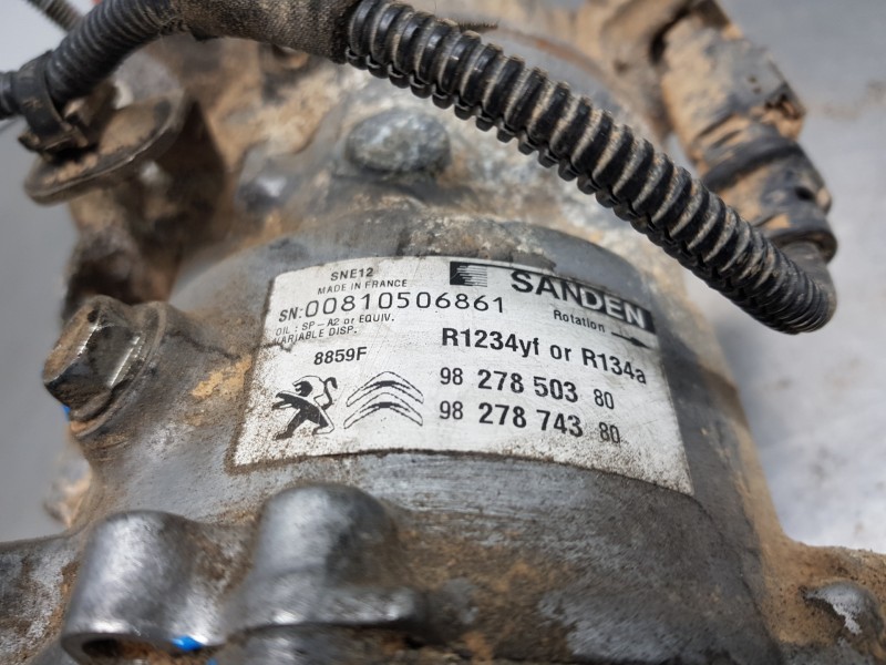Recambio de compresor aire acondicionado para citroen c4 cactus bluehdi referencia OEM IAM 9827850380  