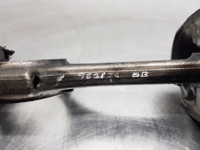 Recambio de biela para citroen c4 cactus bluehdi referencia OEM IAM 1629031680  