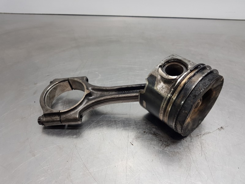 Recambio de biela para citroen c4 cactus bluehdi referencia OEM IAM 1629031680  