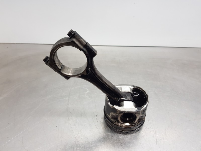 Recambio de biela para citroen c4 cactus bluehdi referencia OEM IAM 1629031680  