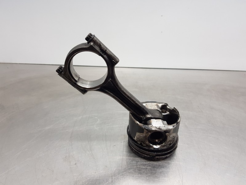 Recambio de biela para citroen c4 cactus bluehdi referencia OEM IAM 1629031680  