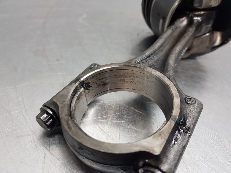 Recambio de biela para citroen c4 cactus bluehdi referencia OEM IAM 1629031680  