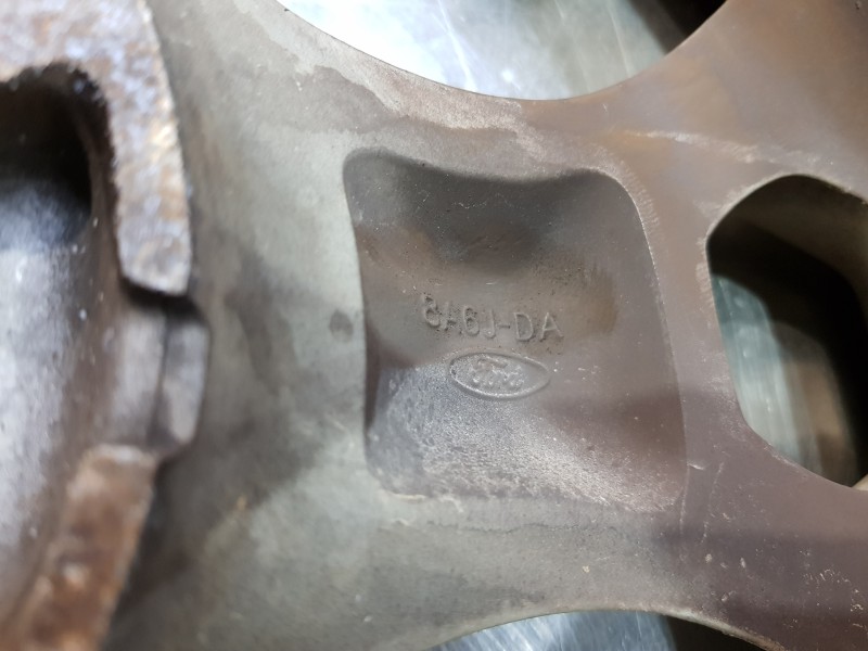 Recambio de juego llantas para ford fiesta (cb1) active referencia OEM IAM 2237319 8A6J1007DC 