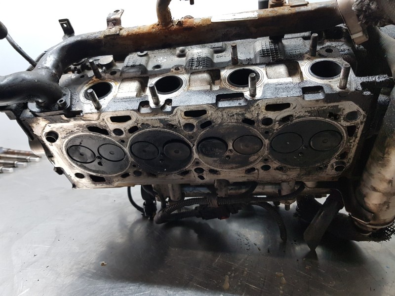 Recambio de culata para opel zafira b cosmo referencia OEM IAM 5607152  