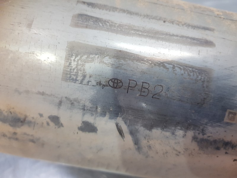 Recambio de catalizador para toyota rav 4 hybrid referencia OEM IAM 1741025290 PB2 