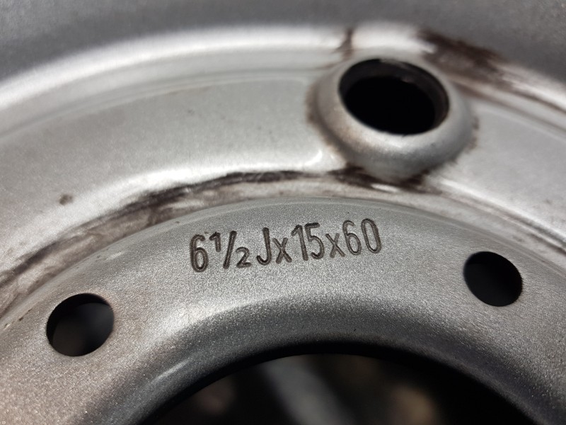 Recambio de llanta para ford transit custom kasten custom referencia OEM IAM 2210122 KK211015BA KK211015AA