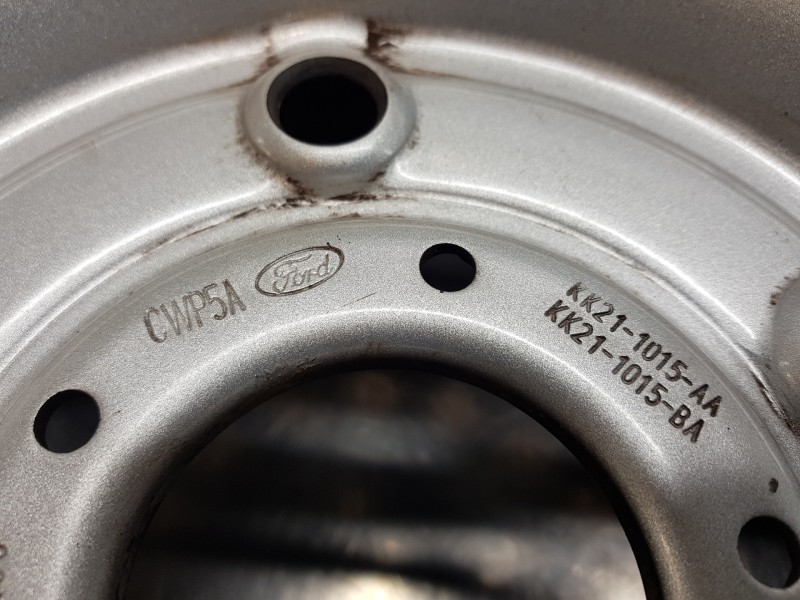 Recambio de llanta para ford transit custom kasten custom referencia OEM IAM 2210122 KK211015AA KK211015BA