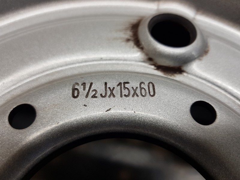 Recambio de llanta para ford transit custom kasten custom referencia OEM IAM 2210122 KK211015AA KK211015BA