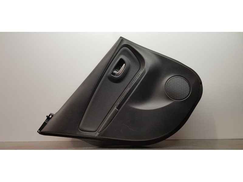 Recambio de guarnecido tapizado puerta trasera izquierda para toyota yaris hybrid active referencia OEM IAM 676400DL70C0  