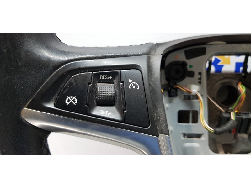 Recambio de volante para opel astra j lim. cosmo referencia OEM IAM 13305818   Recambio de volante para opel astra j lim. cosmo referencia OEM IAM 13305818