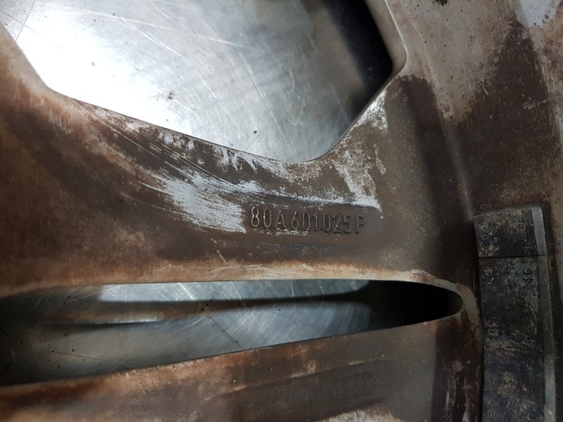 Recambio de juego llantas para audi q5 (fyb) quattro referencia OEM IAM 80A073110 23560R18 